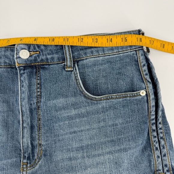 Anthropologie Pilcro High Rise Track Short Shape Jean Shorts Size 31 - Picture 11 of 15